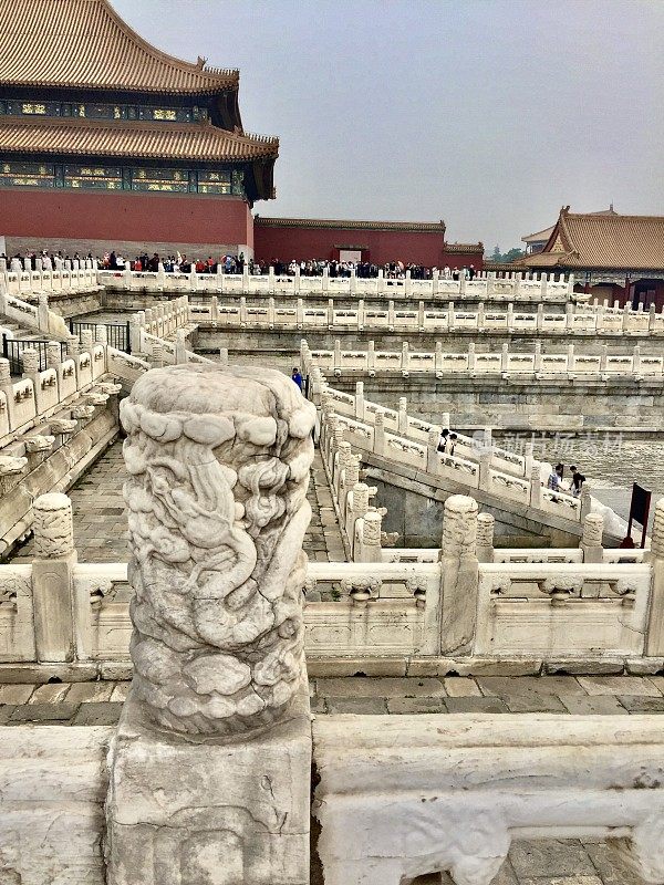 The Forbidden City (Chinese: 紫禁城; pinyin: Zǐjìnchéng) is a palace complex in Dongcheng District, Beijing, China, and with a total area of 720,000 square metres (7,800,000 sq ft), it is the largest palace in the world still in existence.